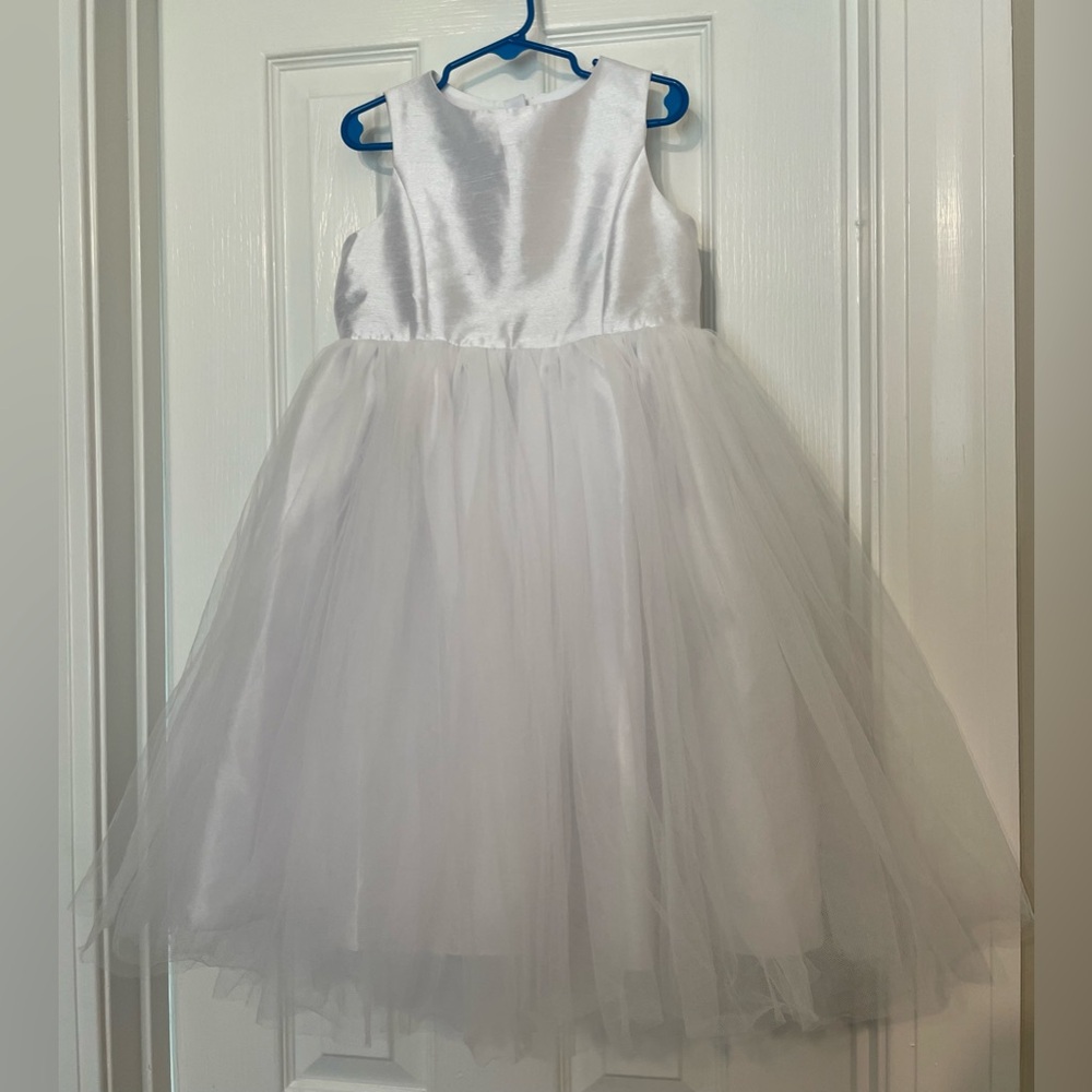 David’s Bridal OP218 White Flower Girl Dress size 6